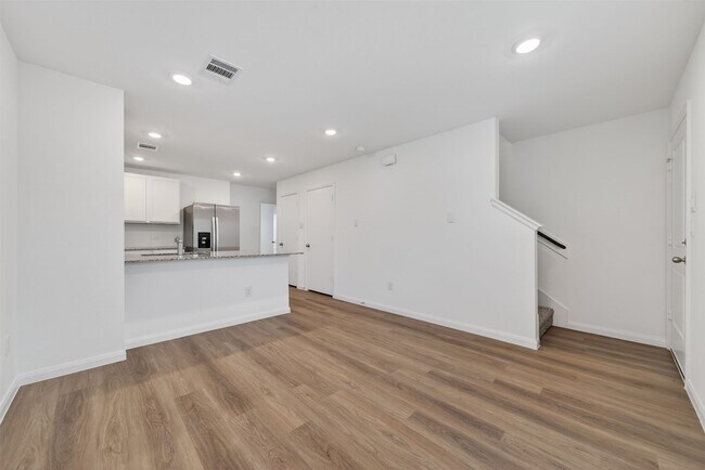 Building Photo - 2037 E Gemini Dr