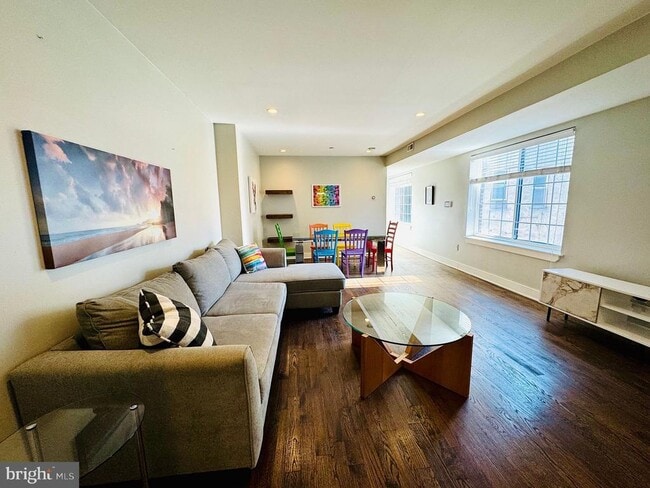 Building Photo - 1012 S Randolph St