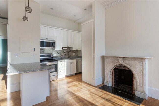 Building Photo - 65 Worcester St