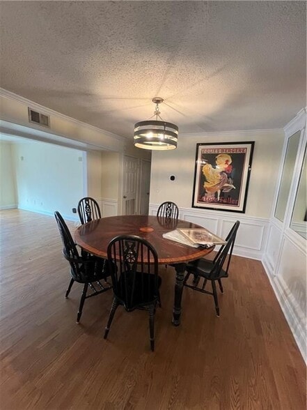 Building Photo - 6851 Roswell Rd NE