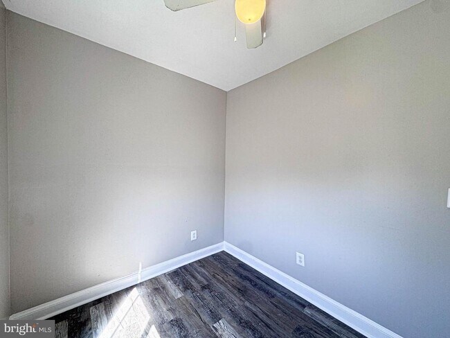 Building Photo - 4630 Hillside Rd SE