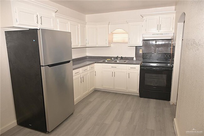 Building Photo - 401 N Bethel St