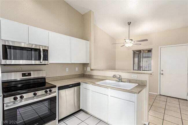 Building Photo - 3873 Soda Springs Dr