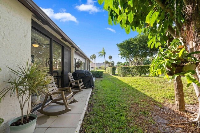 Building Photo - 7581 English Ct