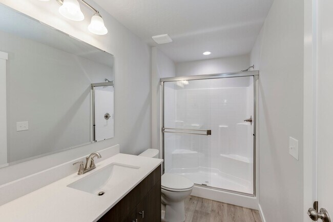 Building Photo - Adorable and affordable attached townhome for rent in Nampa! A must see!
