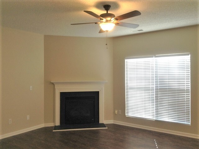 Building Photo - 4080 Catawba Creek Dr