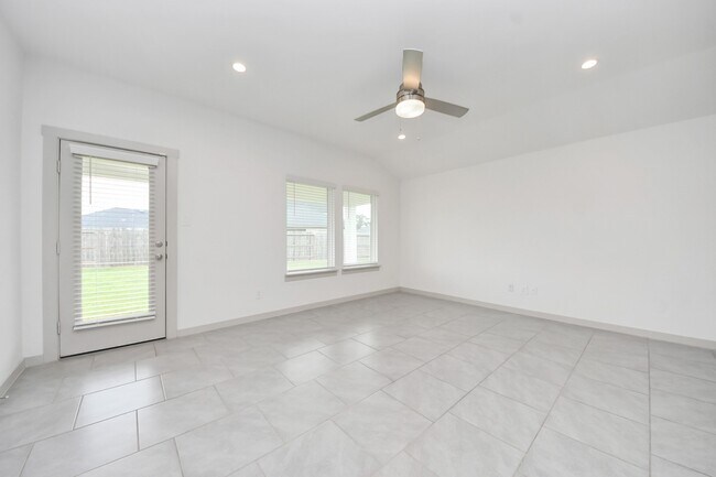 Building Photo - 4911 Pne Hvn Ln