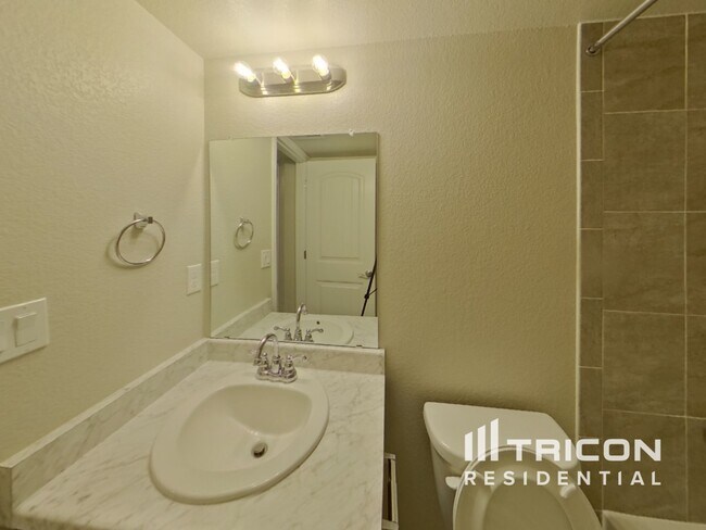 Building Photo - 10734 Ridgepole Dr