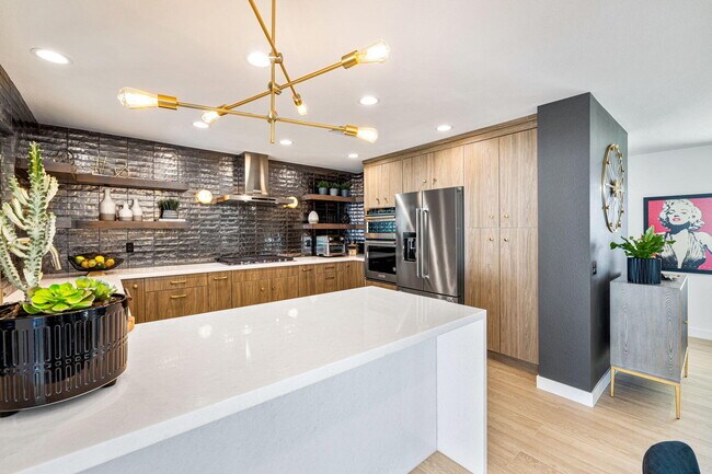 Building Photo - 45654 Verba Santa Dr