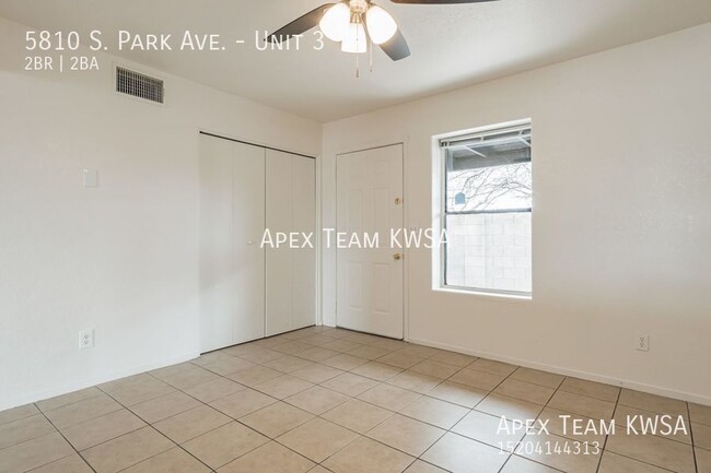 Building Photo - $1150- 2 Bed | 1.5 Bath Townhome Unit with...