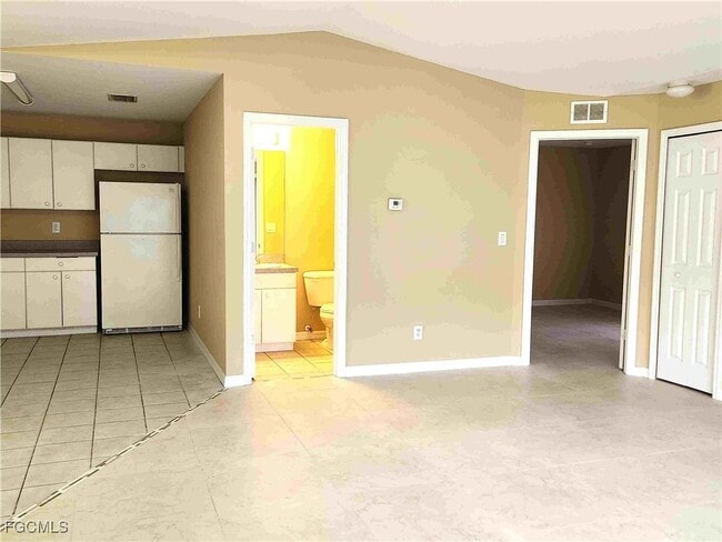 Building Photo - 711 Jack Ave S