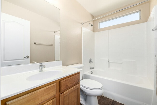 Building Photo - 6537 W Magnolia St