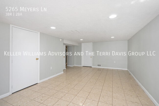 Building Photo - 5265 Meyers Ave