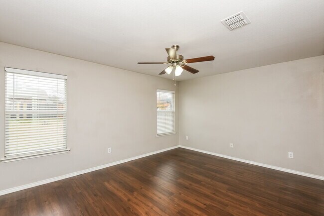 Building Photo - 16904 Fenwick Ct