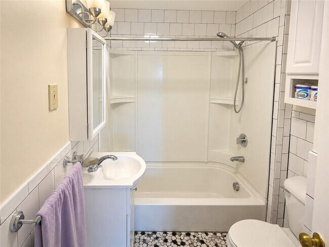Building Photo - 26 Durkin Dr
