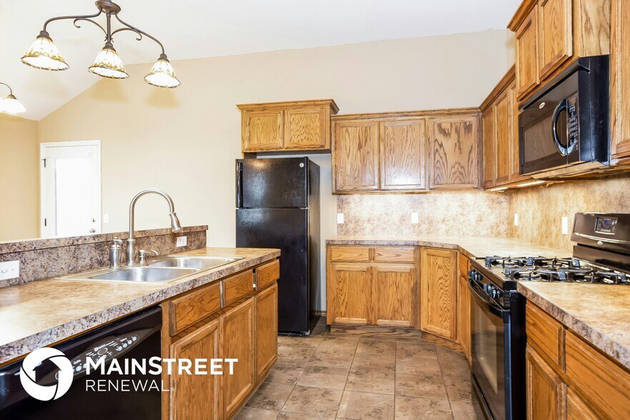 Building Photo - 305 Tecumseh Meadows Dr