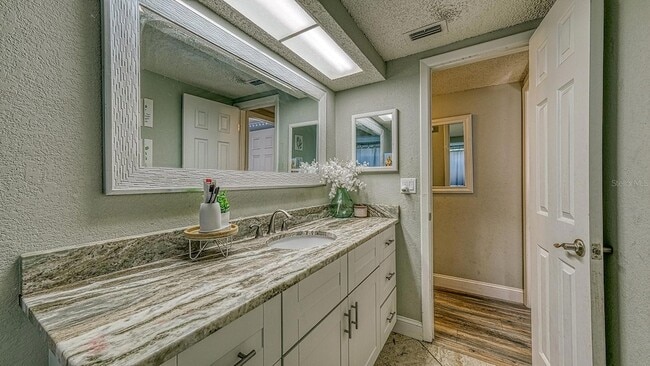 Building Photo - 9206 Gray Fox Ln
