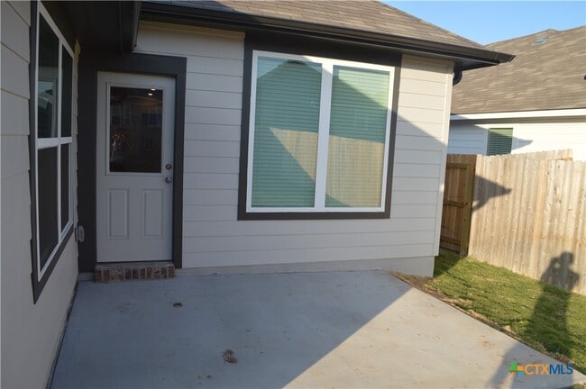 Building Photo - 1911 Meridian Lp