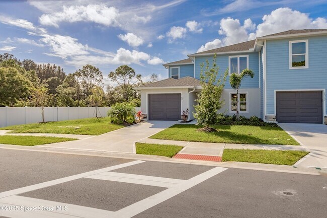 Building Photo - 167 Hidden Woods Pl