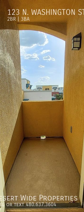 Building Photo - 123 N Washington St