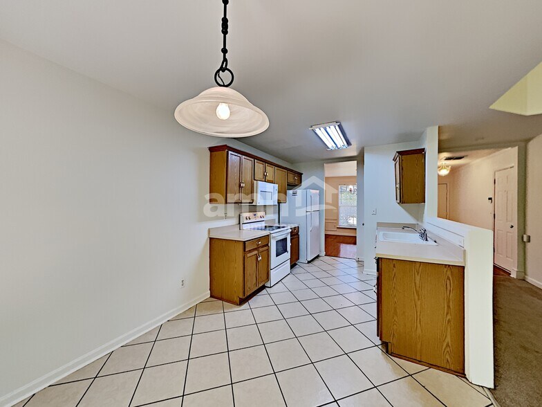 Building Photo - 710 Bob White Ct