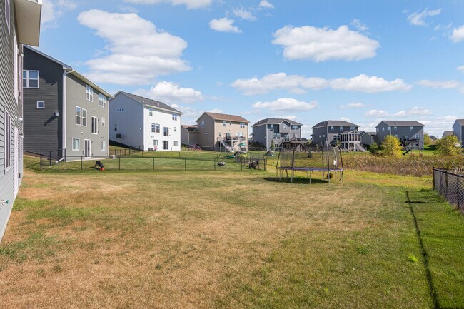 Building Photo - 17545 57th St NE