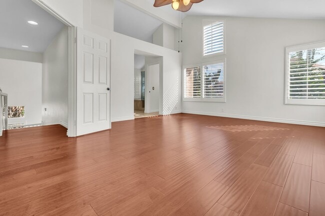 Building Photo - 2101 Vallejo Dr