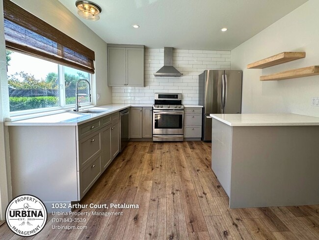 Building Photo - Charming Petaluma 2-Bedroom Home with Larg...