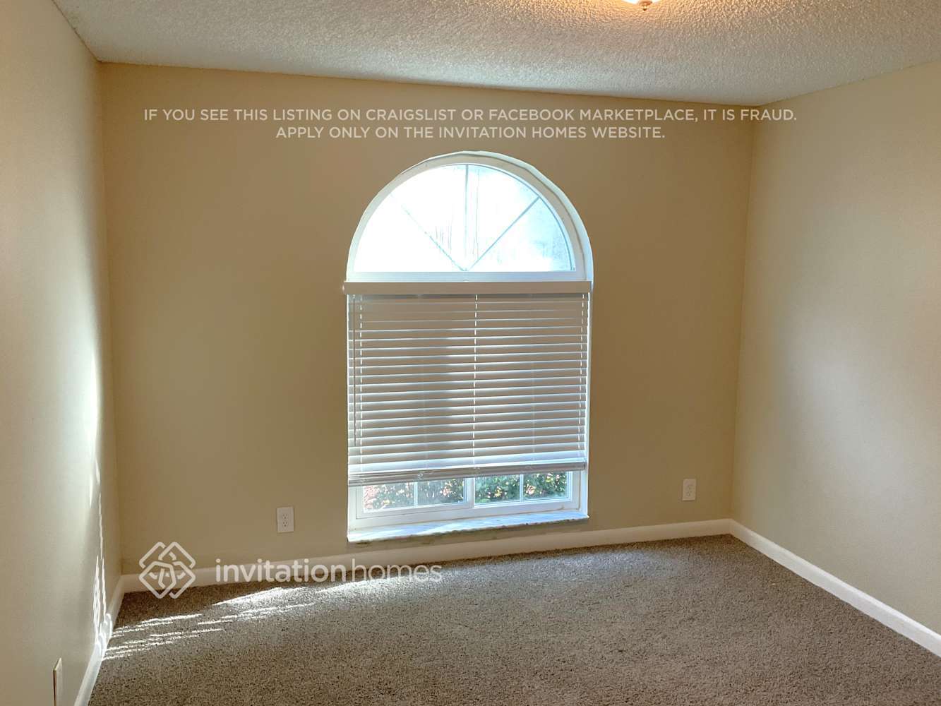 Building Photo - 8825 NW 57th Ct