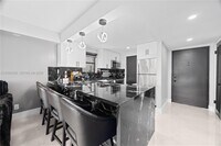 Building Photo - 2302 S Cypress Bend Dr