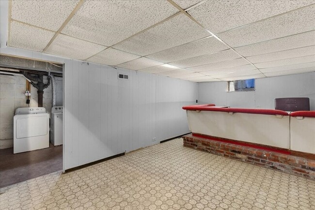 Building Photo - 128 E Military Dr