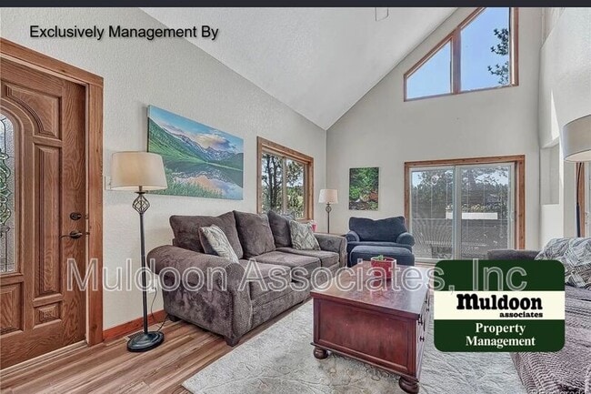 Building Photo - 143 Stonehenge Dr