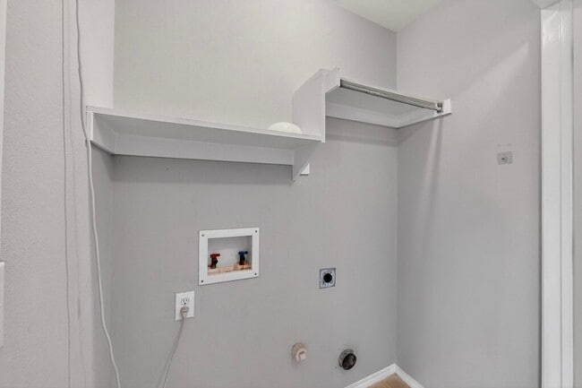 Building Photo - 908 Greene Way