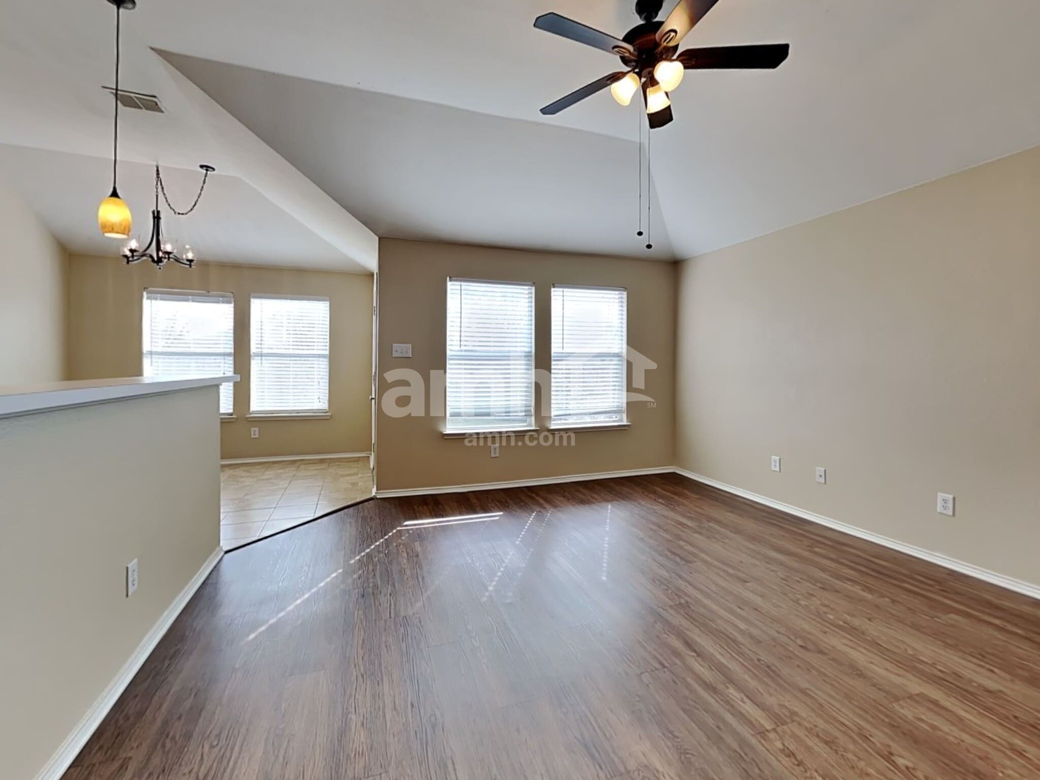 Building Photo - 2020 Fairview Dr