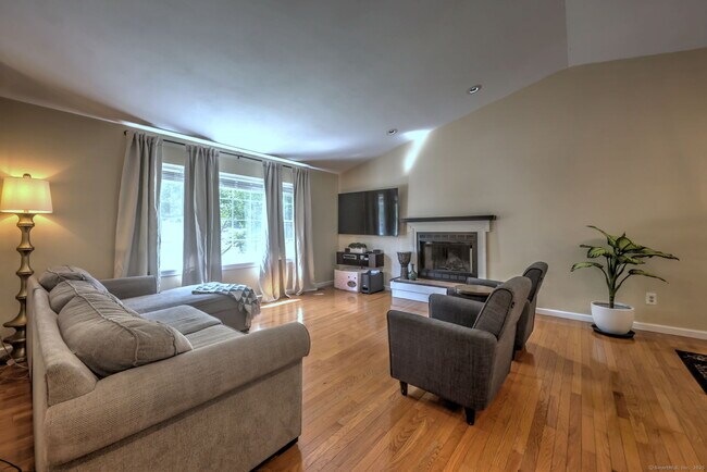 Building Photo - 167 Osborn Rd