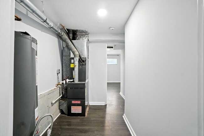 Building Photo - 2918 Somerset Ln