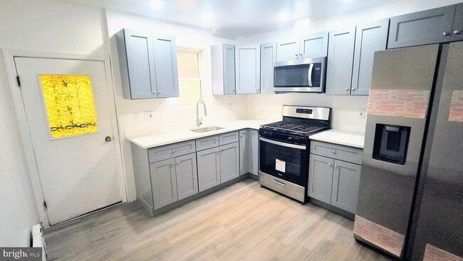 Building Photo - 2702 S 18th St