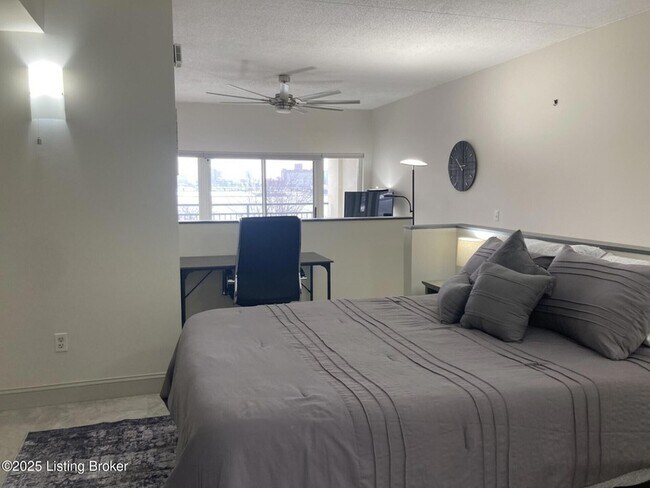 Building Photo - 1 Riverpointe Plaza