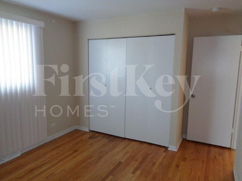 Building Photo - 14812 Ellis Ave