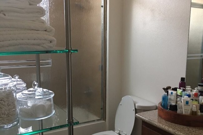 Building Photo - 5310 Colodny Dr