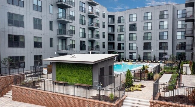 Building Photo - 105 Rogers St NE