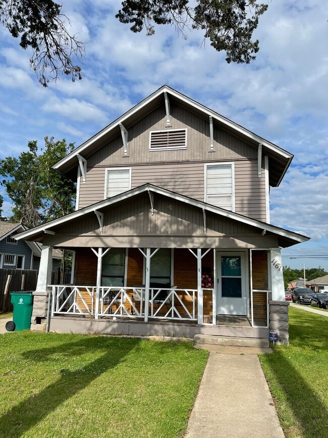 Primary Photo - Charming 4 bed two story close to Plaza district!