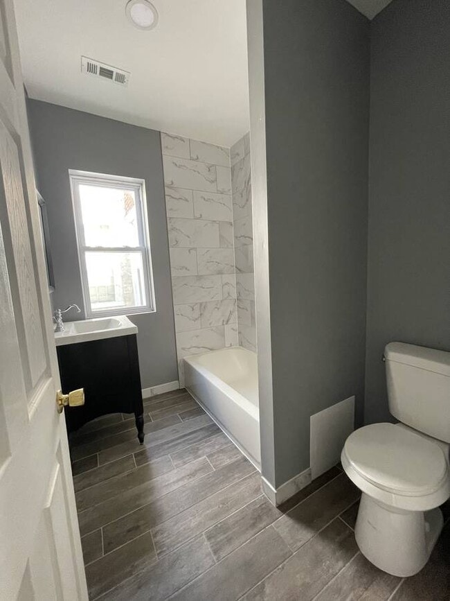 Primary Photo - 520 N 53rd St