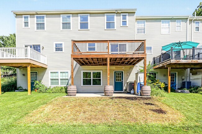 Building Photo - 808 Yorkview Dr