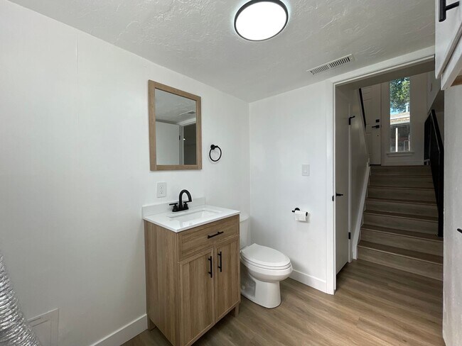 Building Photo - Beautifully Remodeled 2-Bedroom Duplex by Provo River Trail