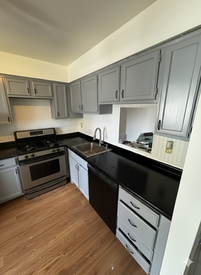 Building Photo - 14 Driscoll Court