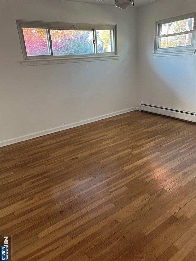 Building Photo - 679 Midwood Rd