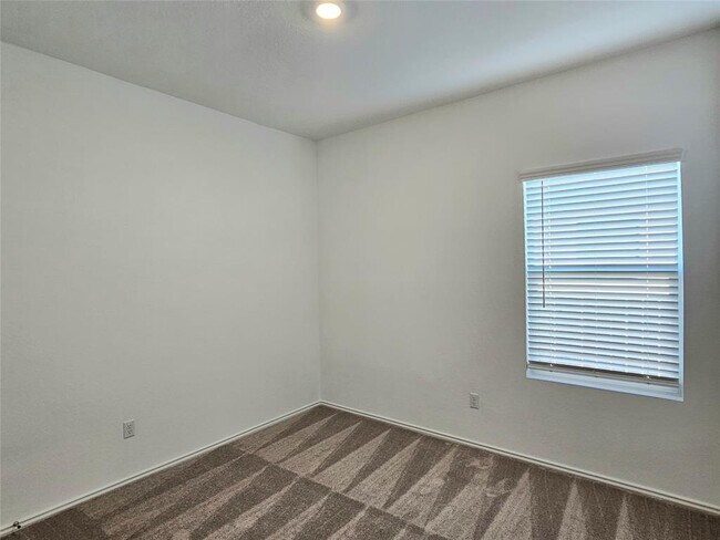 Building Photo - 418 Paddlefish Ln