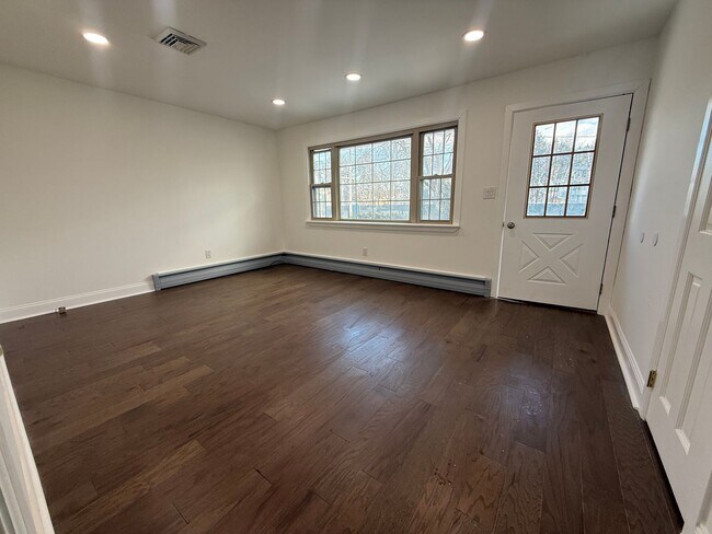 Building Photo - 1115 Locust St