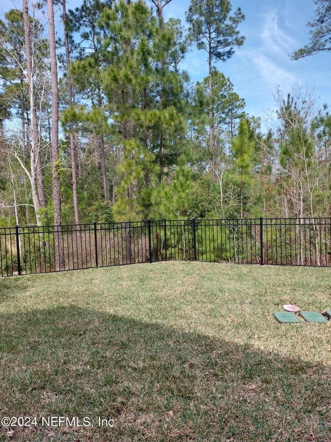 Building Photo - 12866 Josslyn Ln